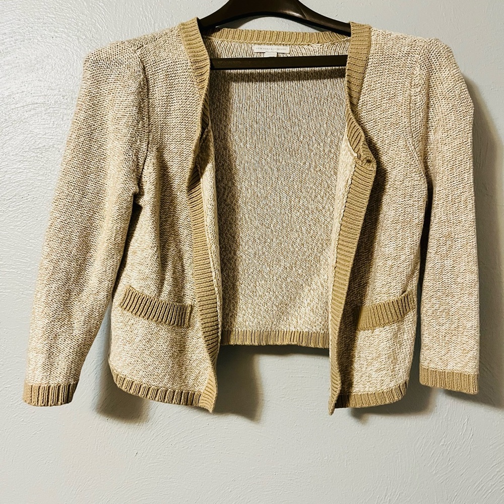 Cute cropped sweater!